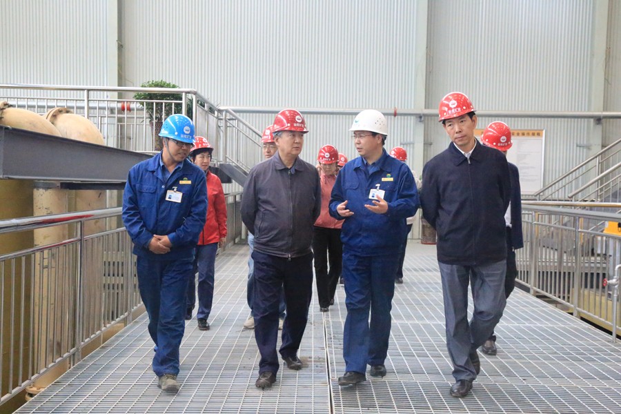 20-2016年5月，國家水利部原副部長朱登銓一行蒞臨金徽股份調(diào)研項(xiàng)目建設(shè)工作。.jpg