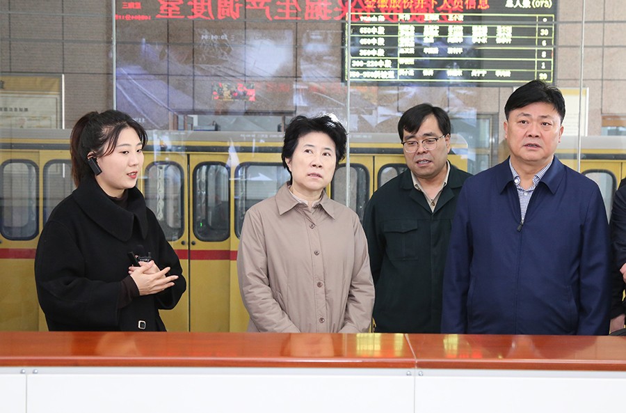 36-2023年3月，省生態(tài)環(huán)境廳黨組書記蘇君蒞臨金徽股份調(diào)研綠色礦山及“兩山”實(shí)踐創(chuàng)新基地建設(shè)情況。.jpg