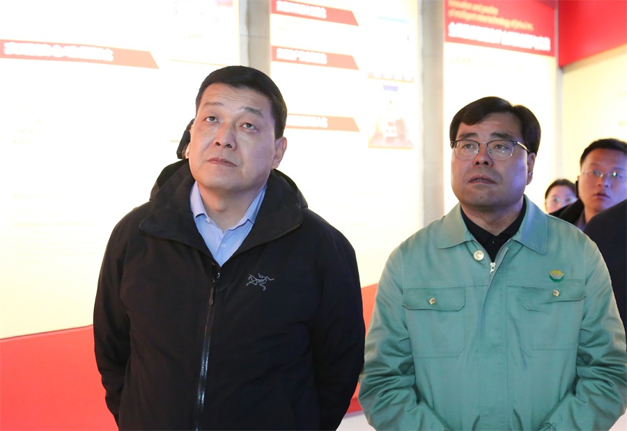 38-2023年12月，民建甘肅省委員會主任委員，全國政協(xié)委員，甘肅省政協(xié)常委，省生態(tài)環(huán)境廳廳長，省核安全局局長葛建團(tuán)蒞臨金徽股份調(diào)研。.jpg