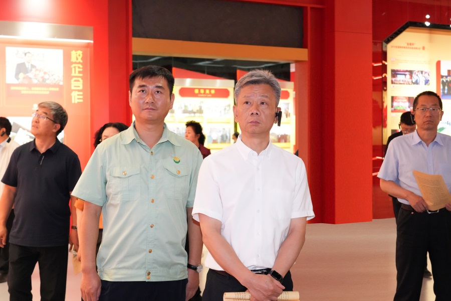 2024.06.23全國政協(xié)委員、省政協(xié)副主席、民盟甘肅省委會主委劉仲奎蒞臨金徽股份調(diào)研.jpg
