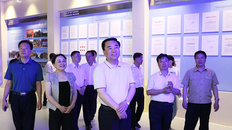 省委常委、省委統(tǒng)戰(zhàn)部部長(zhǎng)馬廷禮蒞臨金徽股份調(diào)研
